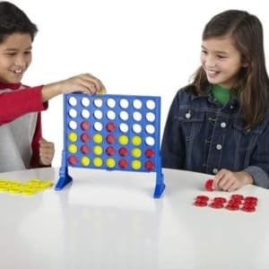 Jeux de société de famille et entre amis pour les vacances : Puissance 4